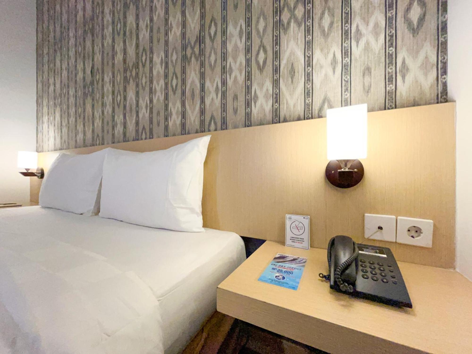 Hotel 88 Embong Malang Tunjungan Surabaya By Wh - Breakfast With The Best View On The Highest Floor And Strategic Location In The City Center Exterior foto