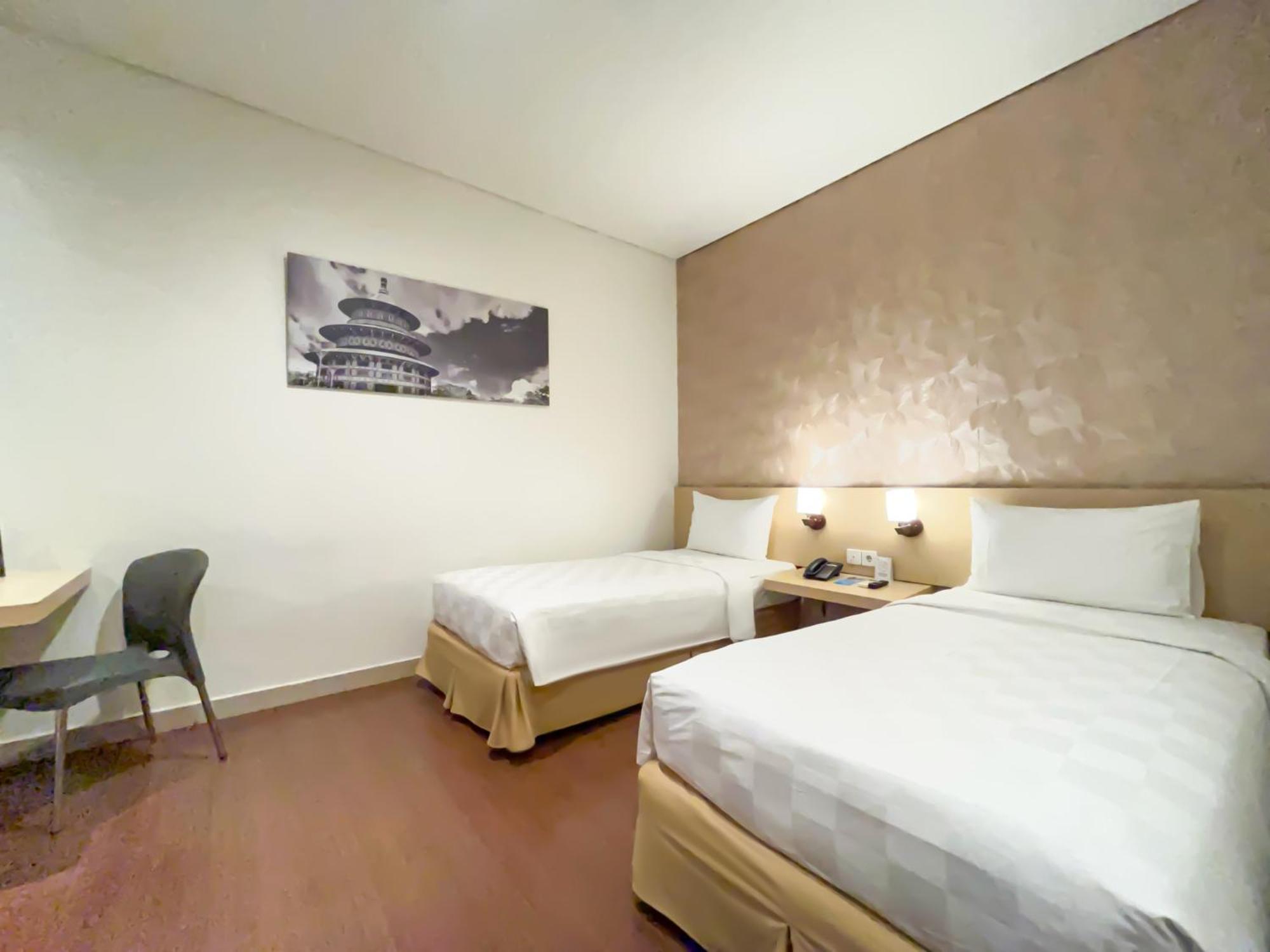 Hotel 88 Embong Malang Tunjungan Surabaya By Wh - Breakfast With The Best View On The Highest Floor And Strategic Location In The City Center Exterior foto